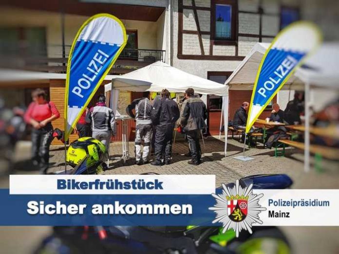 Bikerfrühstück beim Gaesselocher-Rädche-Team mit der Polizei Kirn