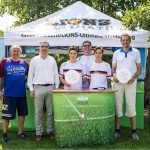 v.l. Martin Rasp (Geschäftsführer Frisbeesportverband BW) Volker Schlechter (Präsident, Deutscher Frisbeesportverband) Louis Niestroj und Bela Luksch (beide U20 Nationalspieler aus Heidelberg) Dahinter Mark Kendall (Vizepräsident Frisbeesportverband BW und OK-Chef U24 WM 2019) Jörg Benner (Geschäftsführer Deutscher Frisbeesportverband) Bei der Auftakt-Pressekonferenz für die U24-WM 2019 in Heidelberg (Foto Tobias Dittmer)