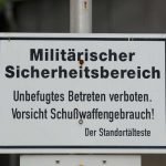 Schild „Militärischer Sicherheitsbereich“ Bundeswehr Symbolbild