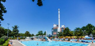 Kult-Freibad im Karlsruher Westen: Das Sonnenbad am Rheinhafen bietet Badespaß für die ganze Familie (Foto: Karlsruher Bädergesellschaft mbh)