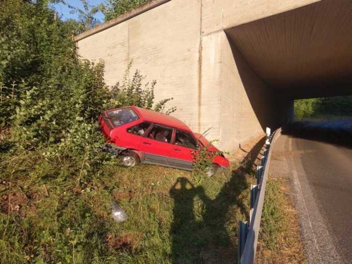 Gegen die Brücke gefahren bei zwischen Dauernheim und Blofeld