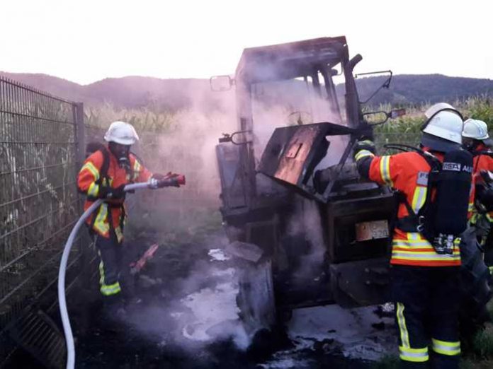 Traktorbrand - Feuerwehr Hirschberg