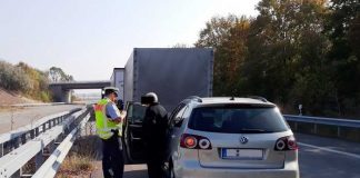 Polizeikontrolle Handynutzer im Visier - Kontrollstelle am 18.10.2018 auf der B47N vor Worms