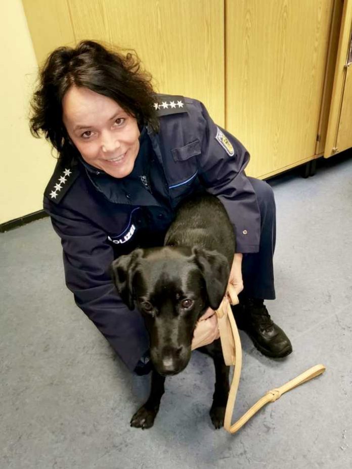 Emma zu Besuch bei der Bundespolizei