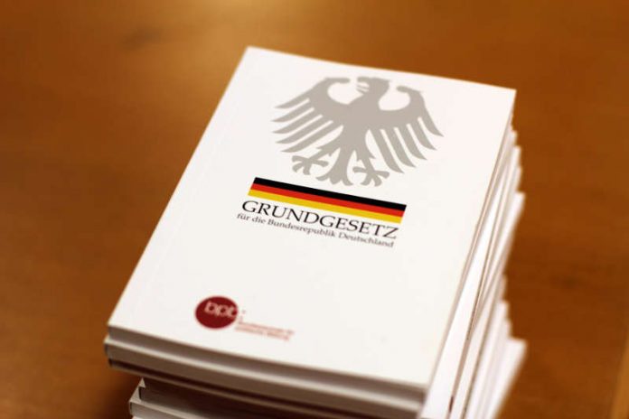 Grundgesetz (Foto: Pixabay/Reisefreiheit_eu)