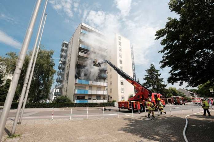 Frankenthal: Brand am Kanal© Feuerwehr Frankenthal