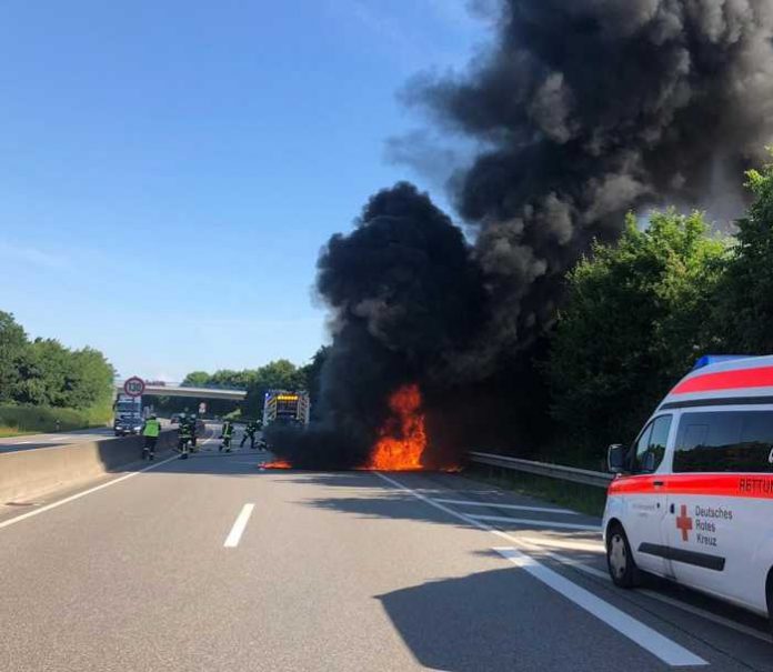 Kandel_PKW fängt während der Fahrt an zu brennen