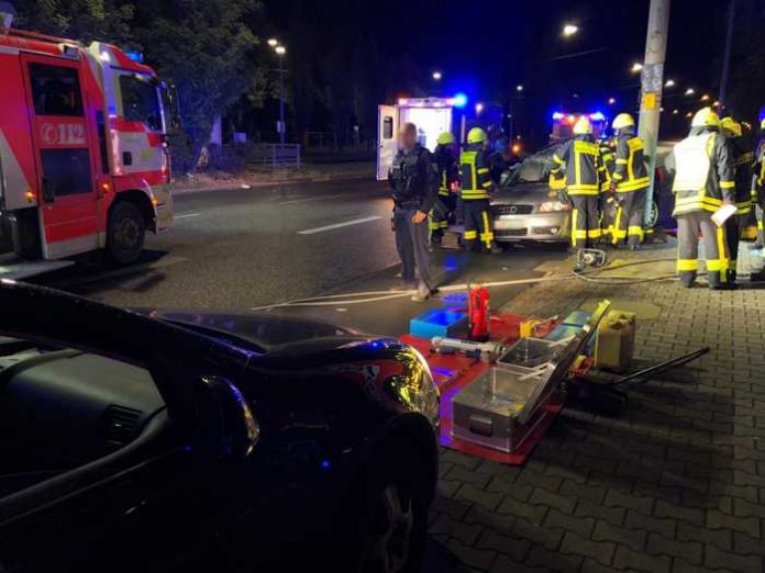 Schwerer Verkehrsunfall, Hanauer-Landstraße © Feuerwehr Frankfurt am Main