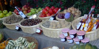 Herbstliche Genüsse aus dem Pfälzerwald und den Nordvogesen: deutsch-französischer Biosphären-Bauernmarkt (Foto: Biosphärenreservat)