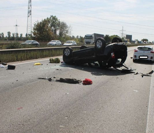 Übersichtsaufnahme der Unfallstelle (Foto: Polizei RLP)