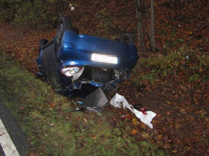 Toyota nach Überschlag an der stark befahrenen B62