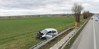 Verunfallter PKW (Foto: Polizei RLP)