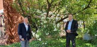 Geschäftsführer Jürgen See (li.) und Landrat Dietmar Seefeldt (re.) (Foto: DRK Kreisverband Südliche Weinstraße e.V. )