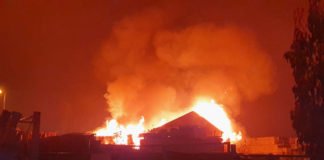 Vollbrand Lagerhalle (Foto: Polizei RLP)