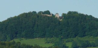 Burgruine Scharfenberg (Foto: Pixabay/Hans Braxmeier)