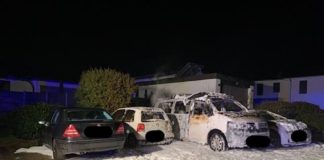 Durch den Brand beschädigte Fahrzeuge (Foto: Polizei RLP)