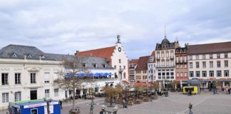 Der Rathausplatz in Landau. Die Stadt hat eine für Sonntag hier geplante Kundgebung untersagt. (Quelle: Stadt Landau)