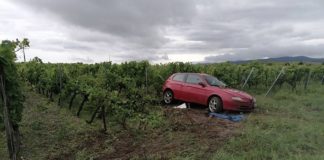 Unfallbeschädigtes Fahrzeug (Foto: Polizei RLP)