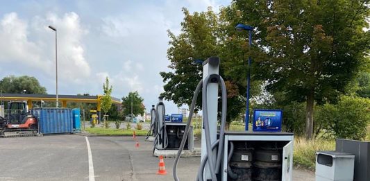 Aufgebrochene Staubsaugerautomaten (Foto: Polizei RLP)