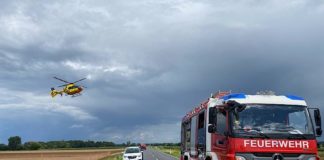 Verkehrsunfall auf der K 6 (Foto: Presseteam der Feuerwehr VG Edenkoben)