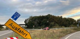 Verkehrsunfall an der Anschlussstelle Otterstadt (Foto: Polizei RLP)