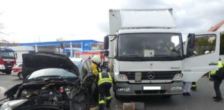 Verkehrsunfall in der Branchweilerhofstraße (Foto: Feuerwehr Neustadt)