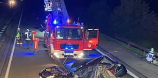 Unfallfahrzeug auf A61 (Foto: Polizei RLP)