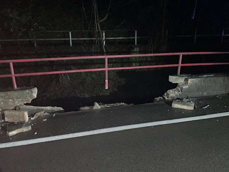 Die beschädigte Mauer (Foto: Polizei RLP)