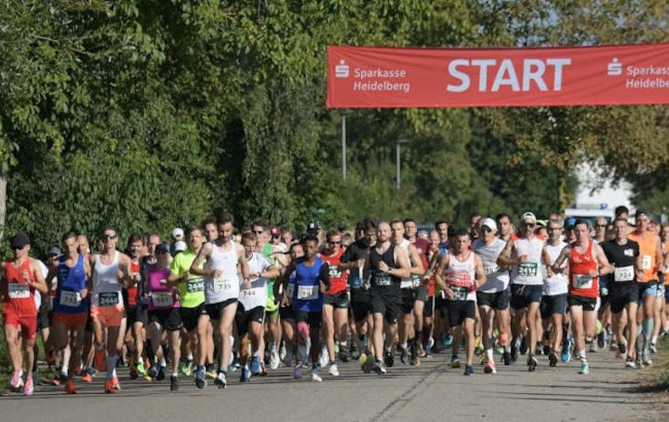 Startfoto des Golfplatzlaufs 2023 (Foto: TSV 05 Rot)