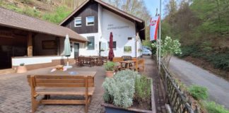 Lichtensteinhütte in Neidenfels (Foto: Jochen Fußer)