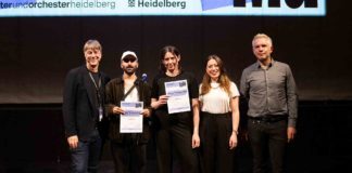 Verleihung Autorenpreis – v.l.n.r. Intendant Holger Schultze, Autor Arad Dabiri, Autorin Marie Meyer/Frankfurter Hauptschule, Jurorin Elvin İlhan, Preisstifter Markus Lautenschläger /Foto: S. Reichart